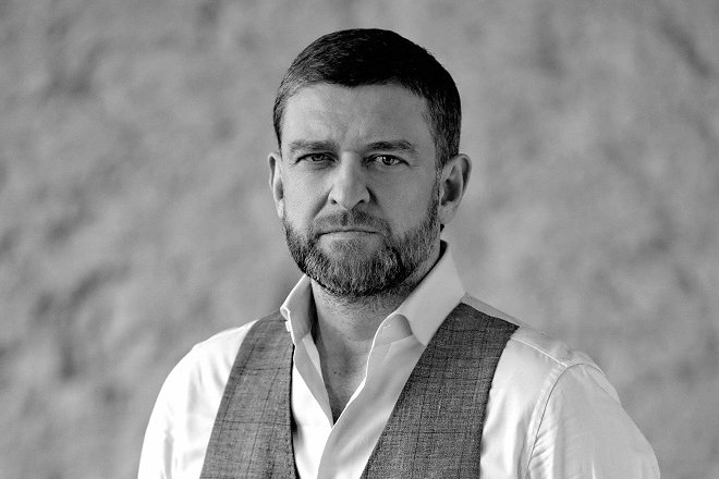 Актер Сергей Комаров