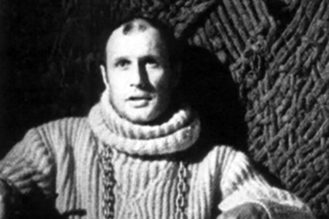 Александр Пороховщиков в спектакле