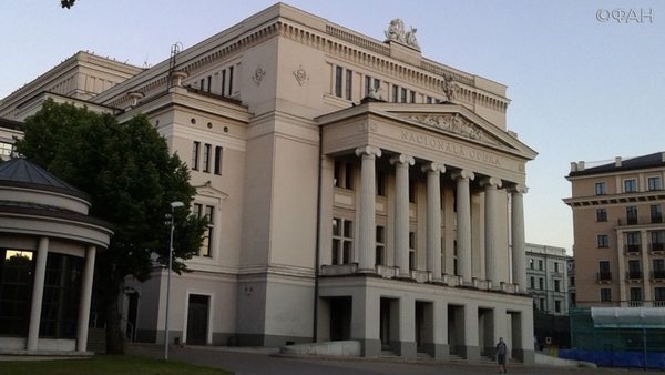На сцене Национальной оперы в Риге в спектаклях Ленкома с успехом не раз играла дочь Андрея и Екатерины Градовой Мария. А 14 августа 1987-го трагедия Фигаро разворачивалась у нее на глазах. Тогда 14-летняя Мария настояла, что поедет в скорой вместе с бездыханным отцом...