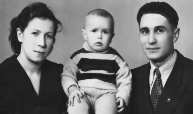 Сергей Гармаш с родителями
